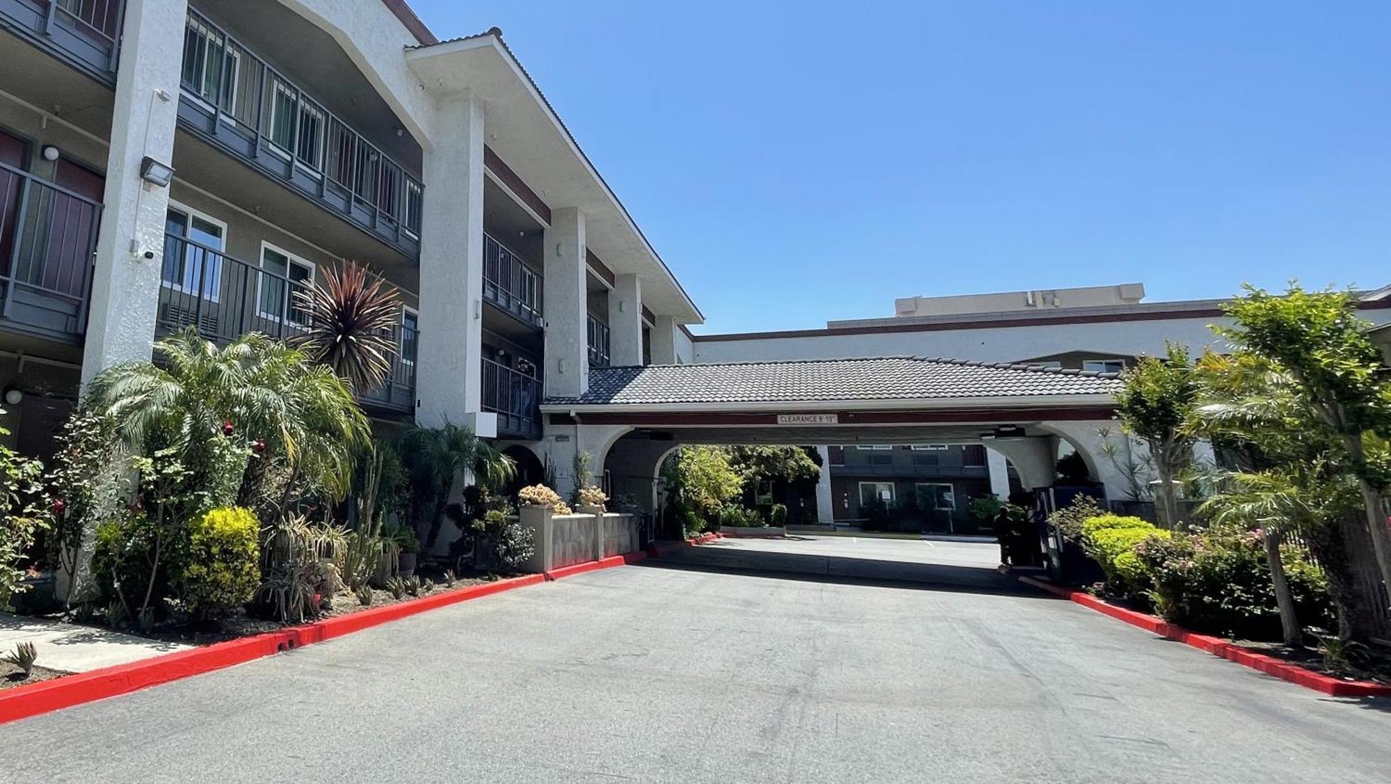 Quality Inn Ontario Airport Convention Center Exterior foto